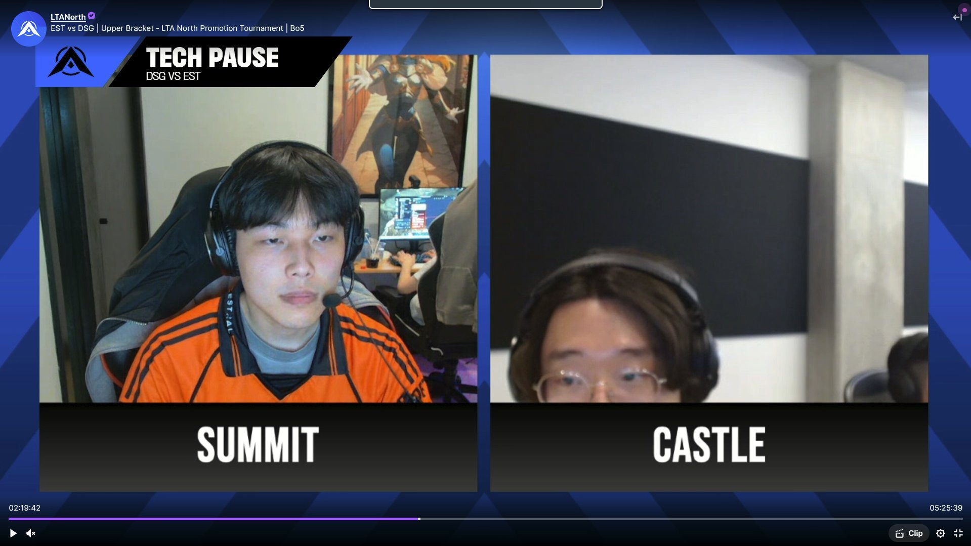 During the game pause, the screen behind Summit shows someone playing League of Legends and accessing Discord.