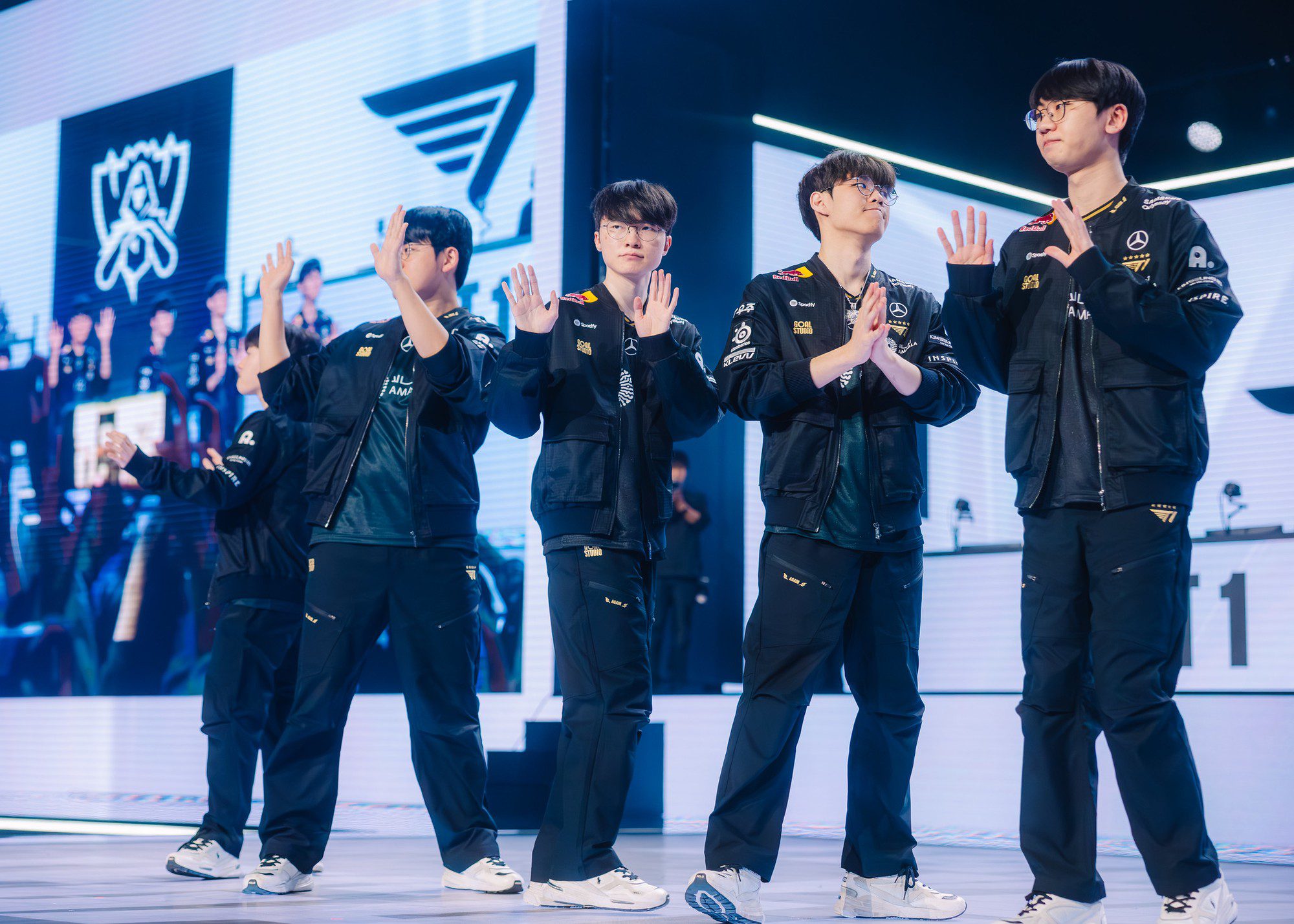 T1 wins but only one player is praised the most.