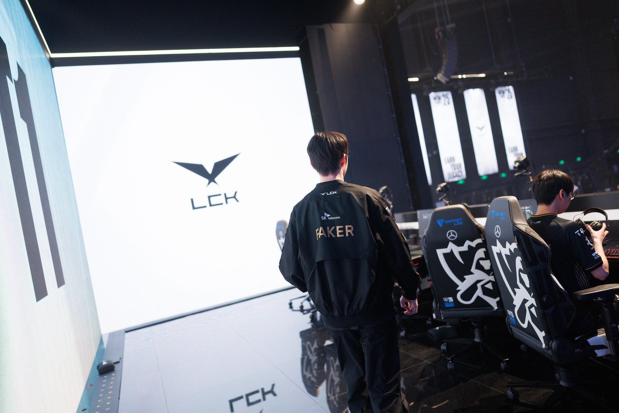 However, T1 cannot be complacent as their upcoming opponents will be very strong.