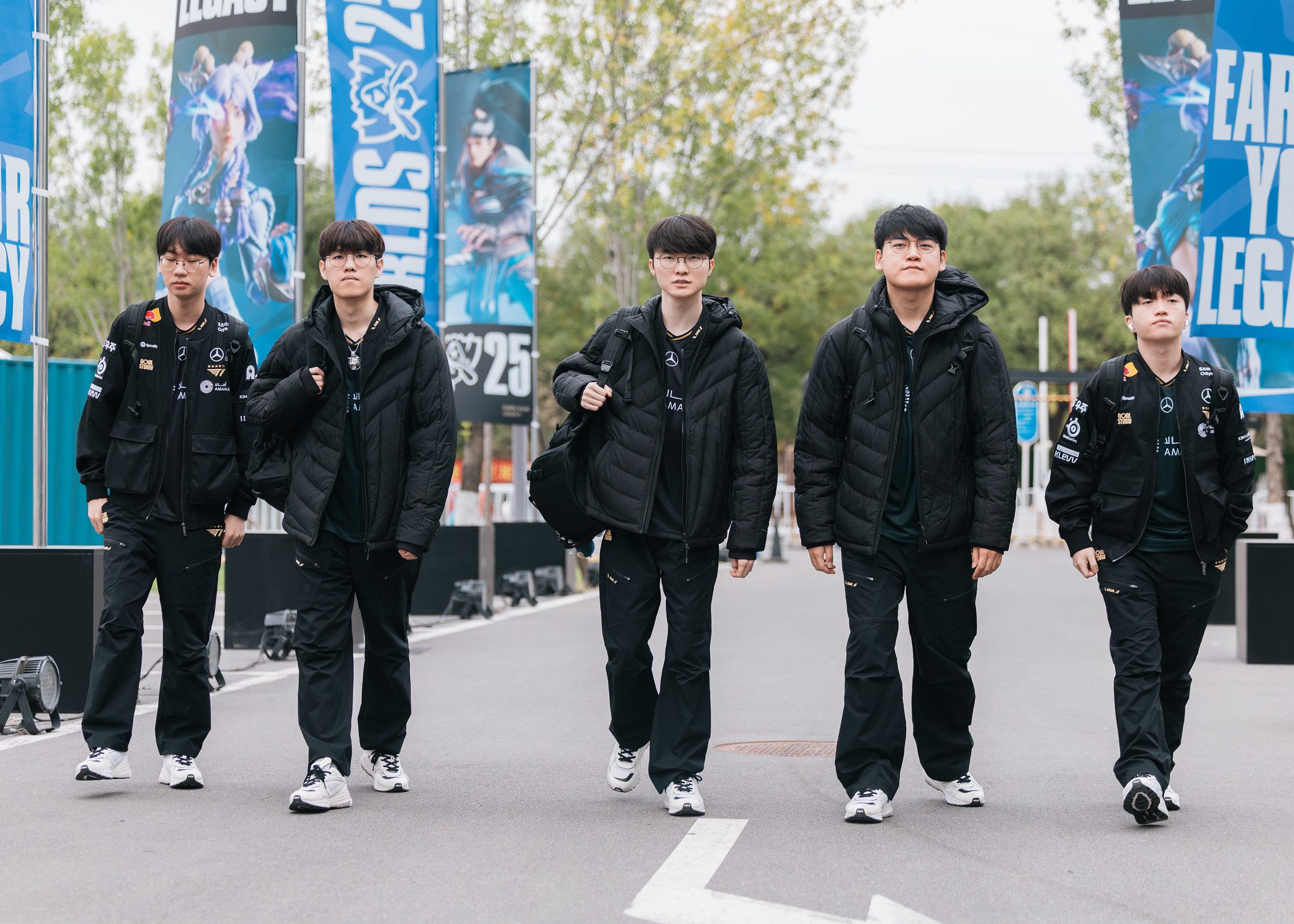 T1 is on the brink of a tough situation, with only one match left to save themselves