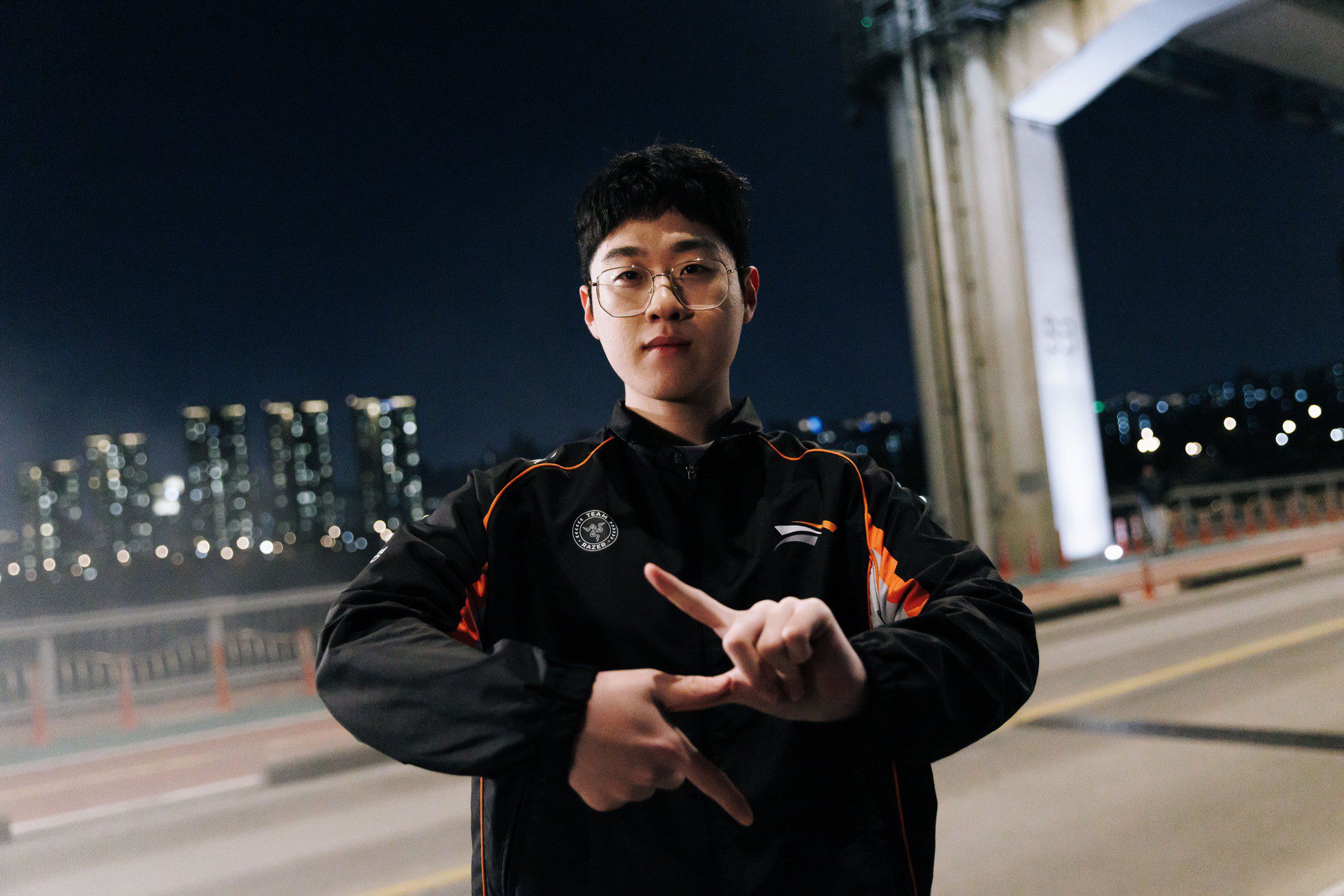 Zeus expresses his eagerness to experience the challenge of facing T1 at Worlds this year.