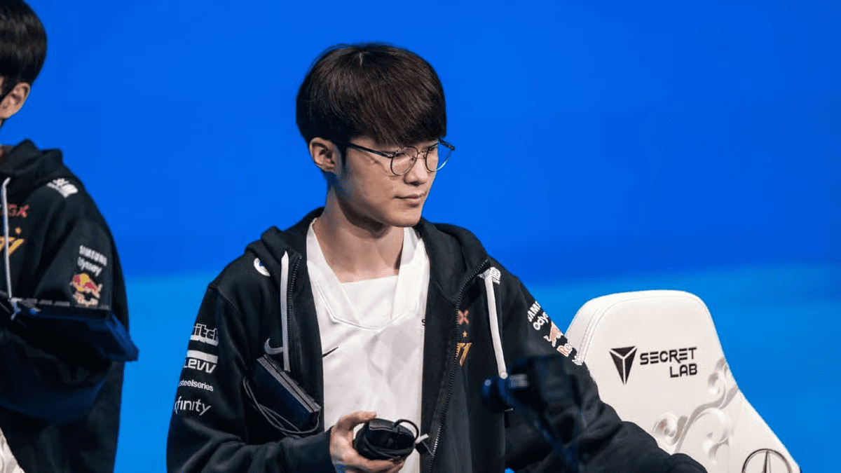 Since then, Faker has gone through countless ups and downs and had to change himself to adapt to the times