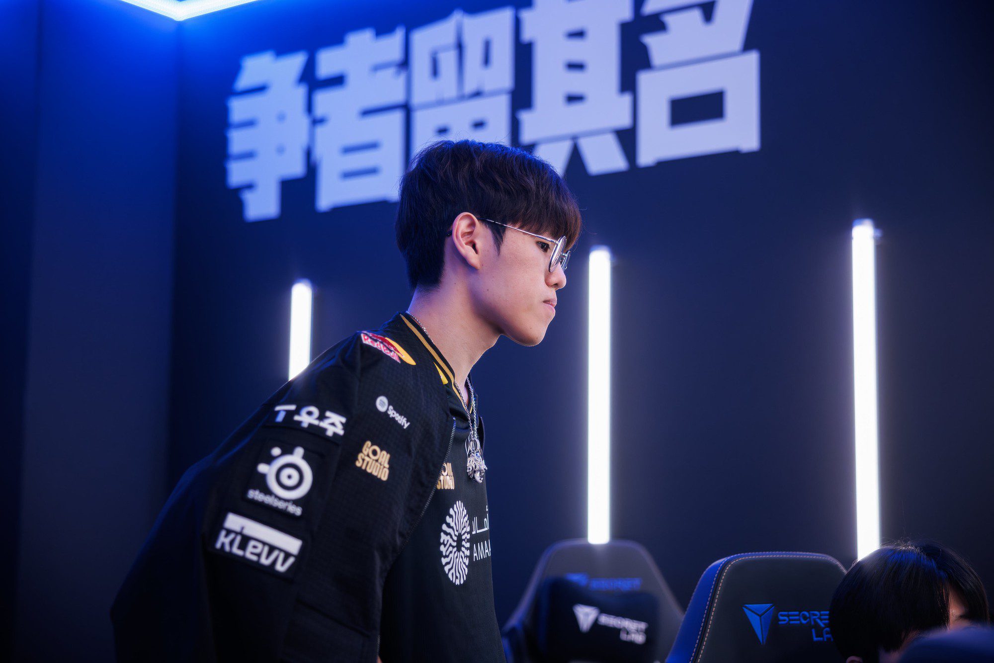 Oner has the courage to use a champion he has never played in the decisive game, and T1 has the courage to support Oner