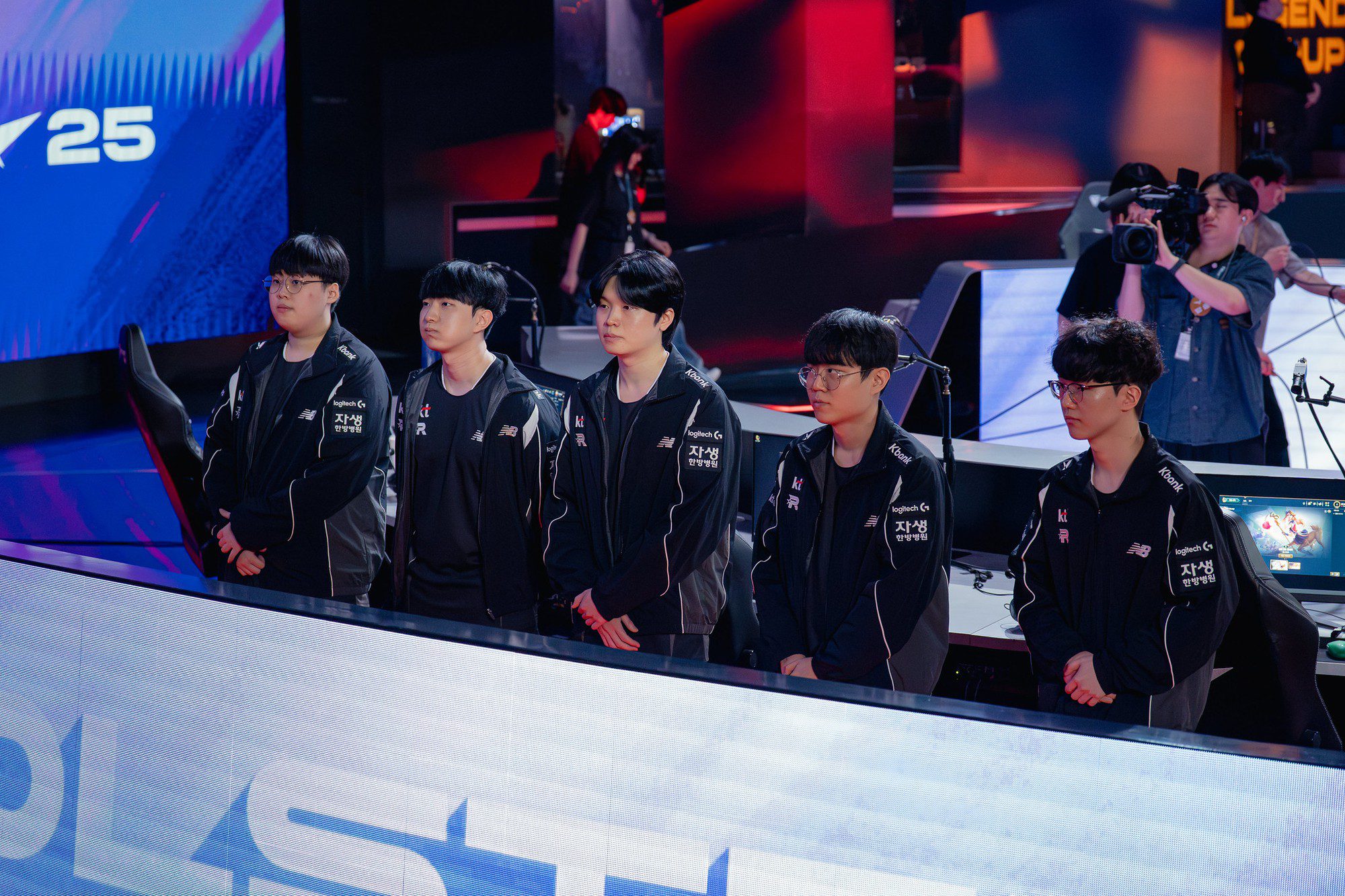 Bdd greatly admires Faker while Peter is both a close junior and a fan of Gumayusi.