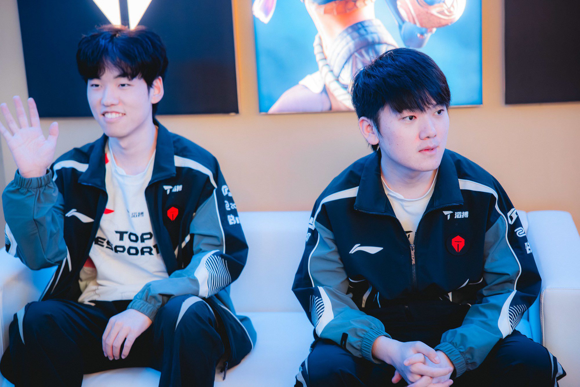 Jackeylove (right) admits that the players, including himself, had certain fears when facing T1.