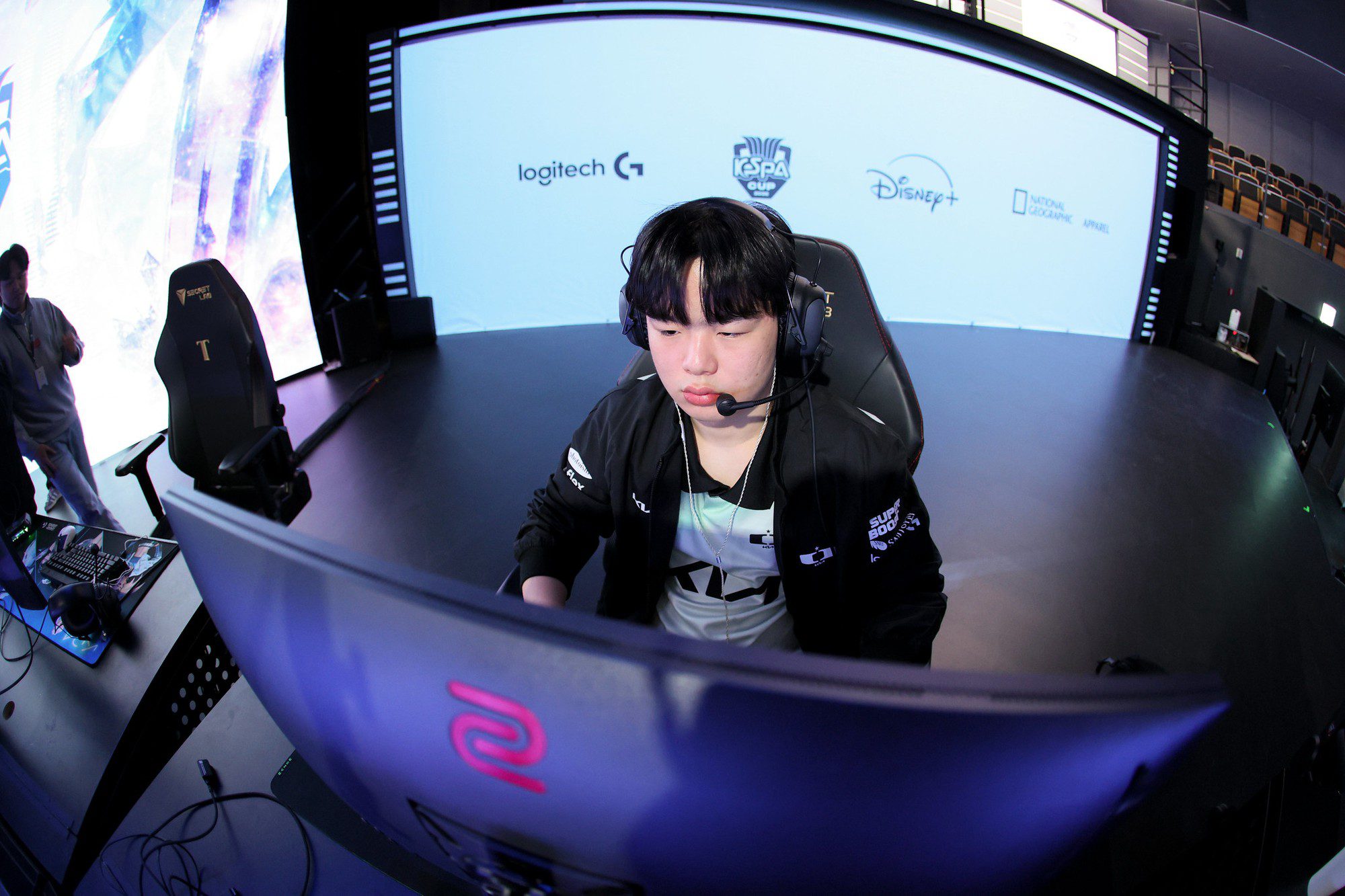 Smash has also drawn much attention after the T1 - Gumayusi drama.