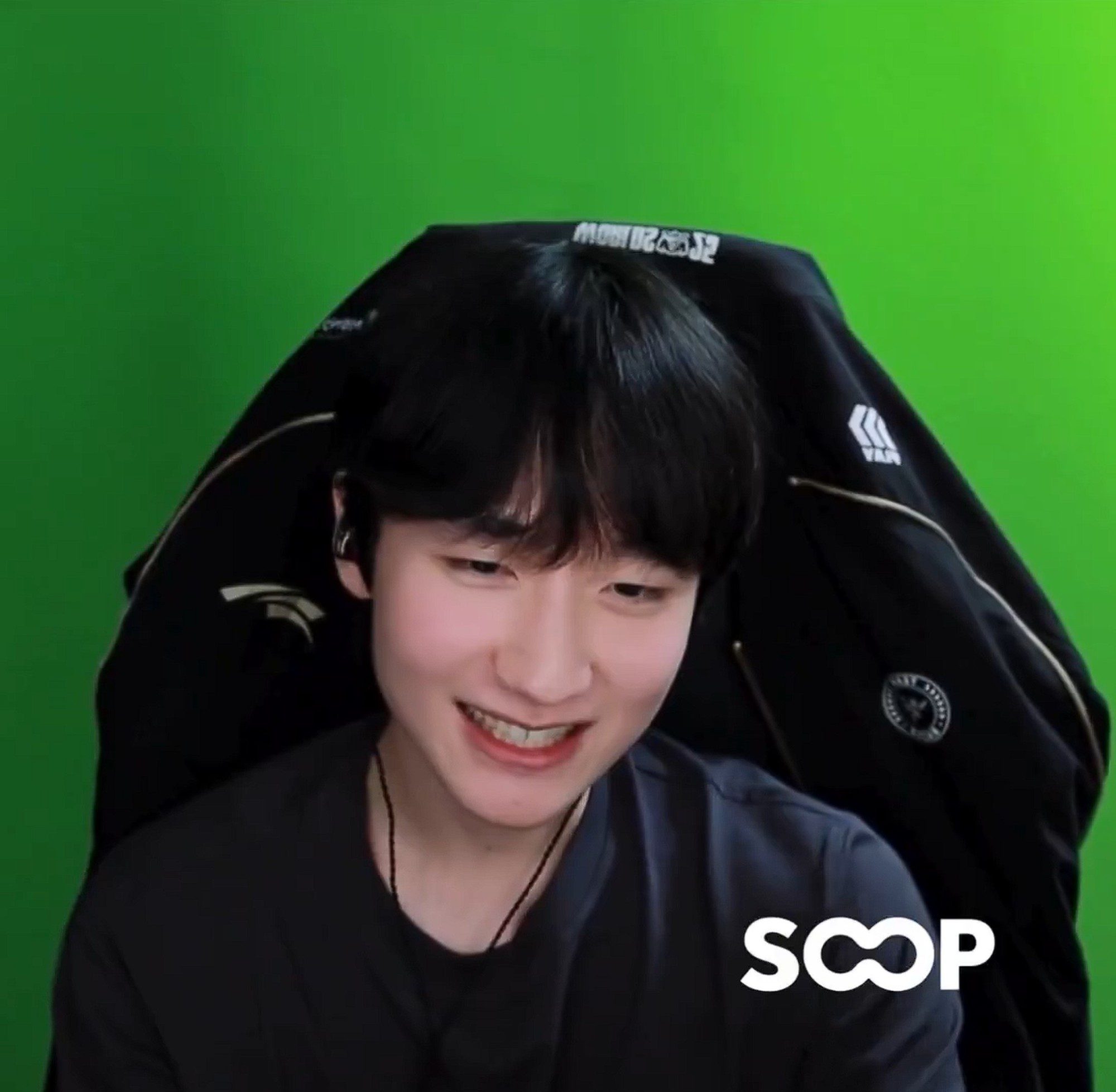 He hopes Faker will play for a long time because clearly if Faker retires, both League of Legends and LCK will be in danger.