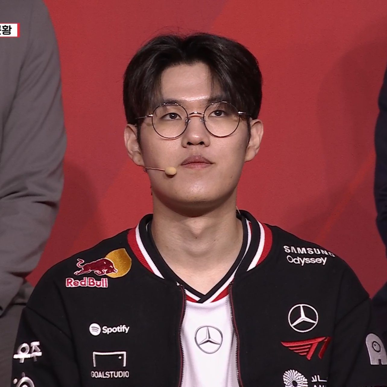 Oner states that it is love for T1 alongside the benefits.