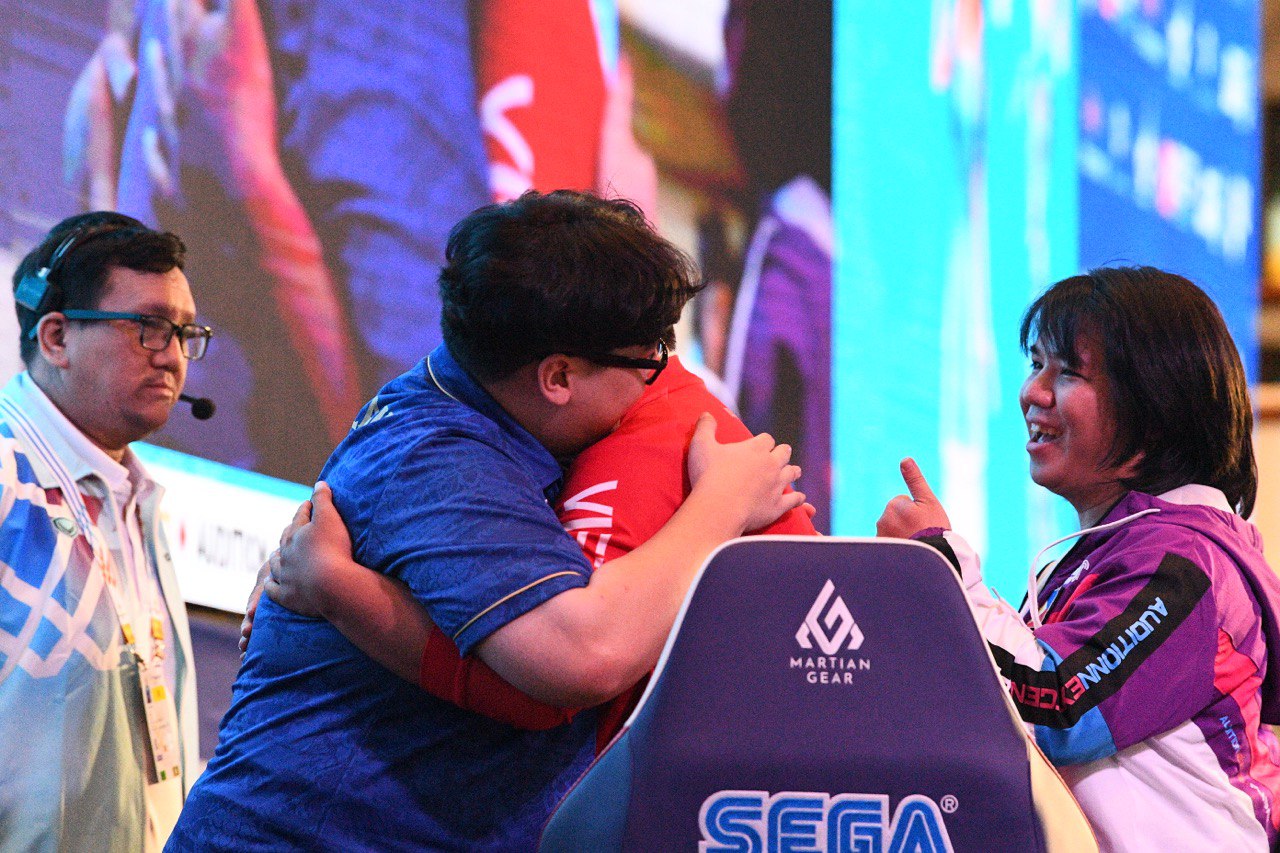 Vietnamese player breaks down in tears after losing Audition gold, Vietnamese player breaks down in tears after losing Audition gold,