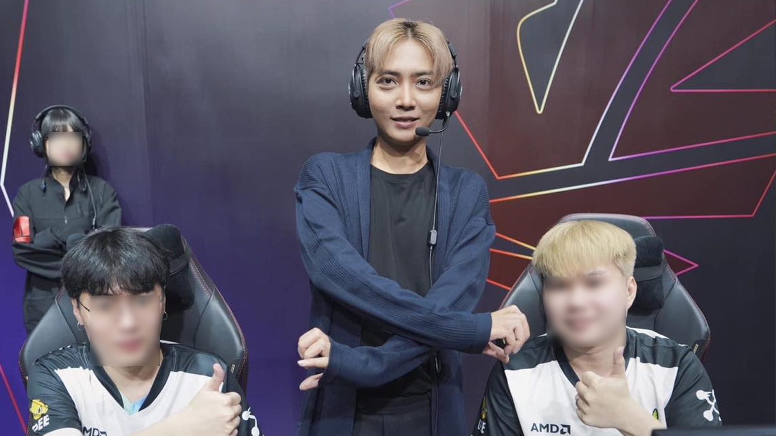 Coach Raze (center) is one of the most heavily penalized individuals by Riot after the '32-player scandal'.