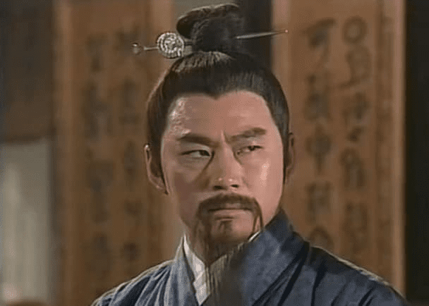 Triệu Chí Kính creates trouble due to his pettiness.