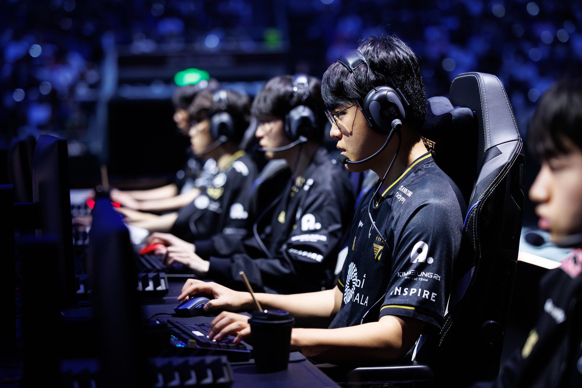 In fact, T1 completely allowed Sion in all 5 games and still won.