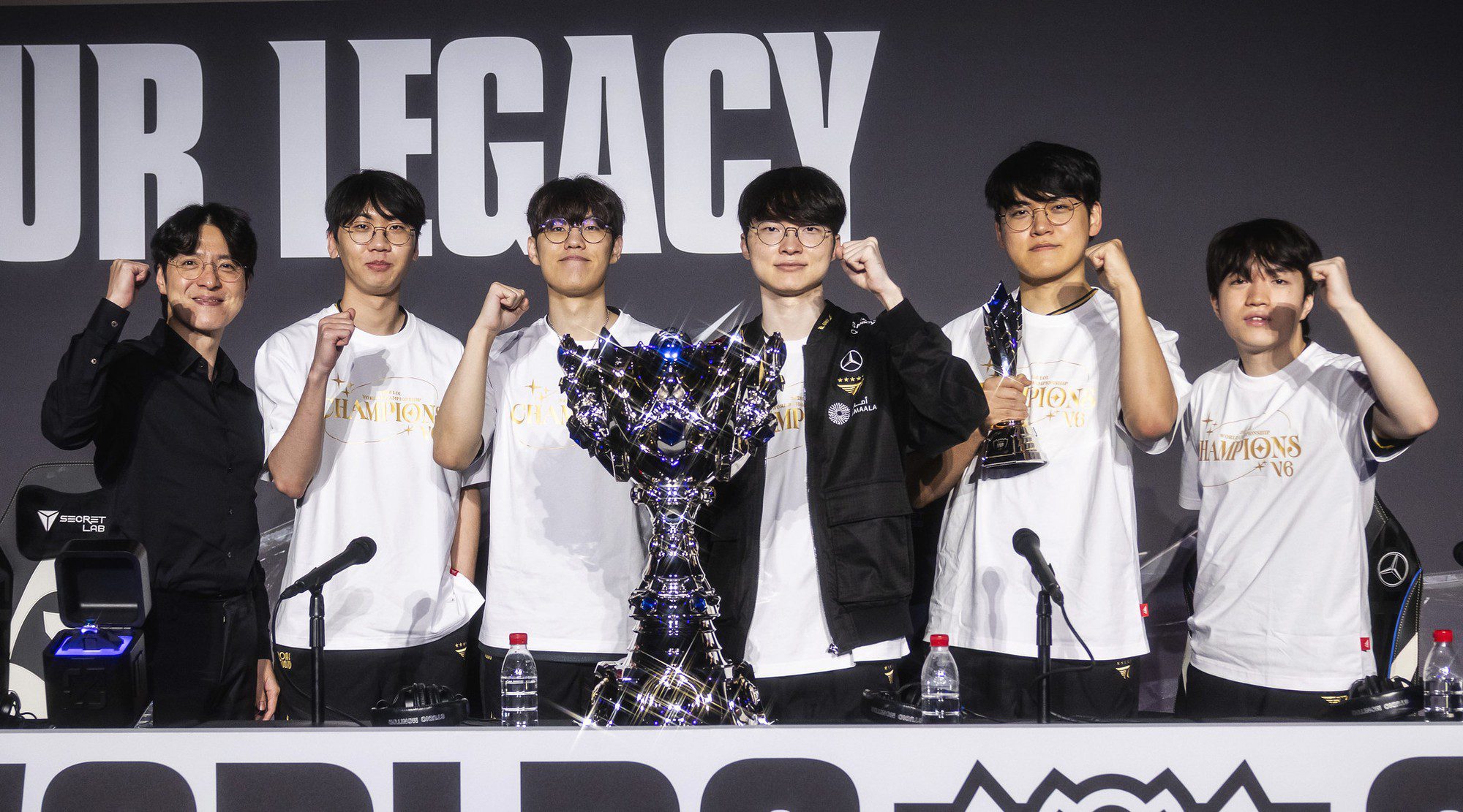 Faker on the day of winning the Worlds for the third consecutive time.