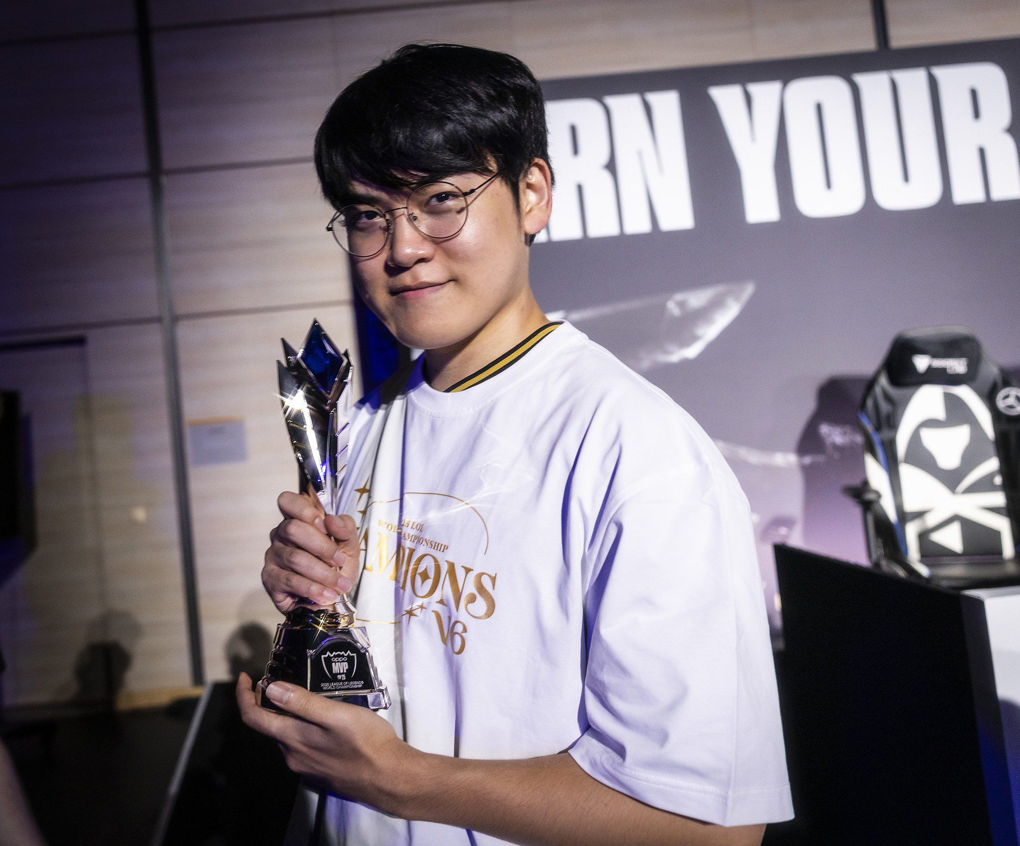 LCK releases another documentary clip about the 4 LCK teams participating in the 2025 World Championship.