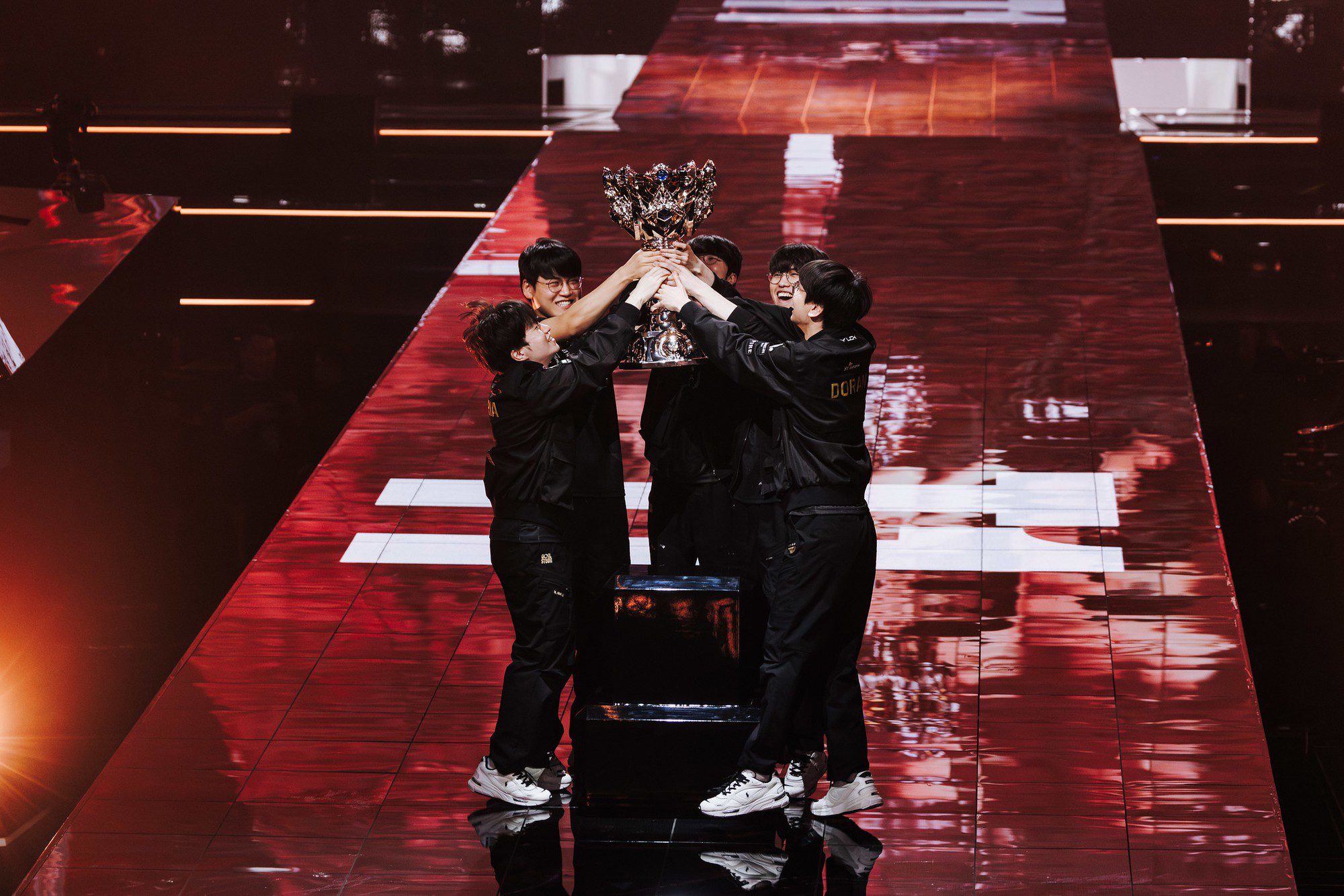 T1 and LCK continue to upset the community.