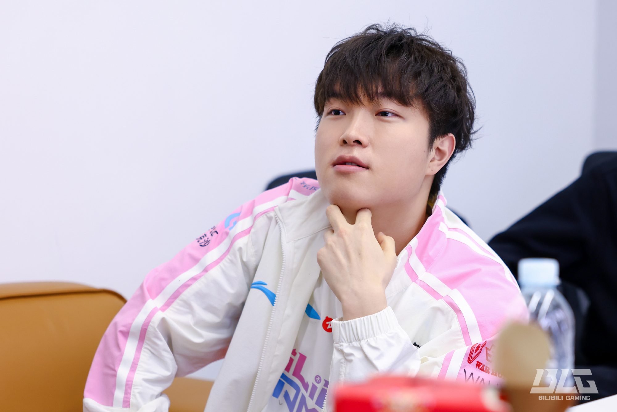 Bin is well-known for his strong personality as a player.