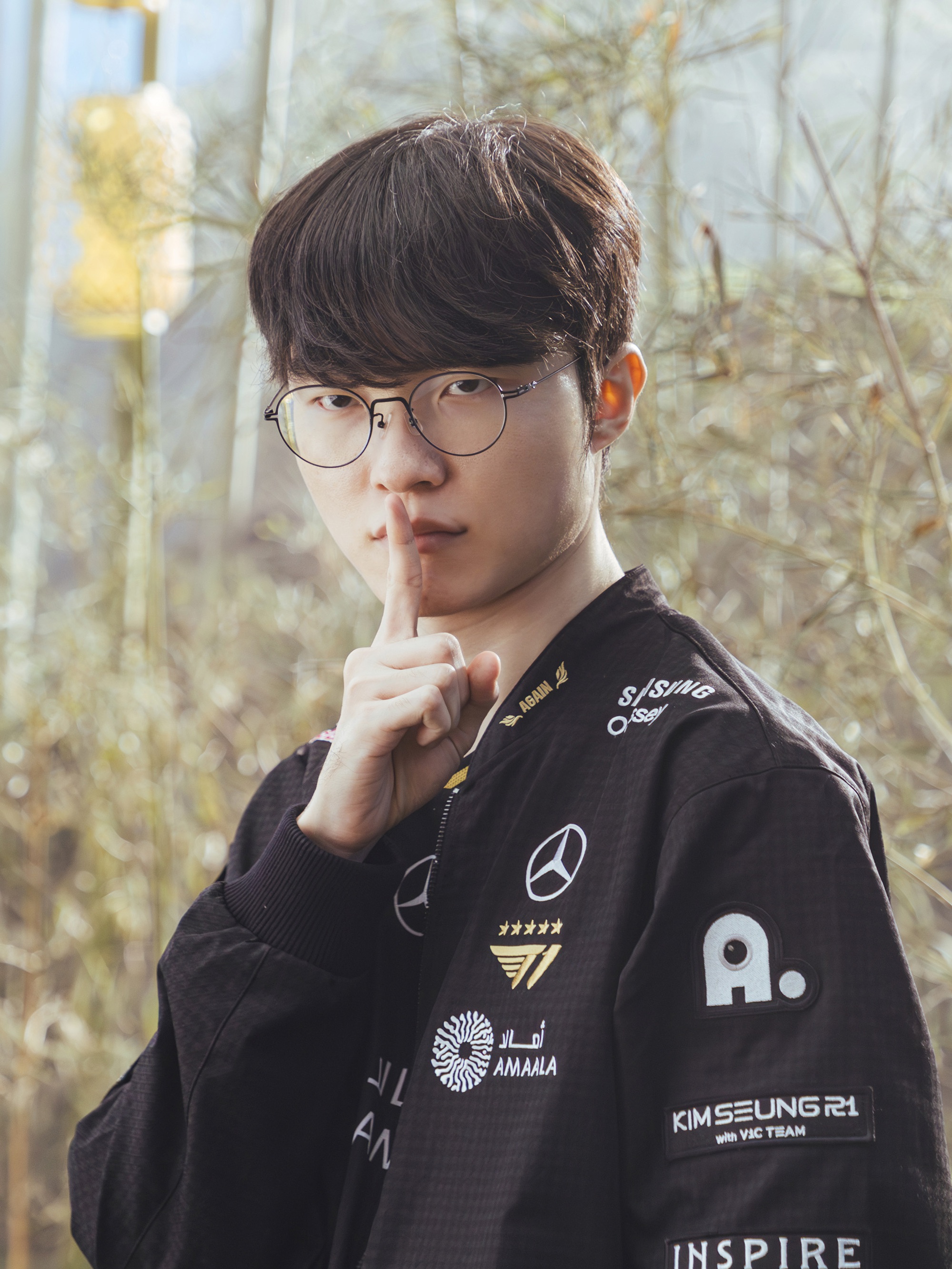 Faker believes he does not have many female fans.