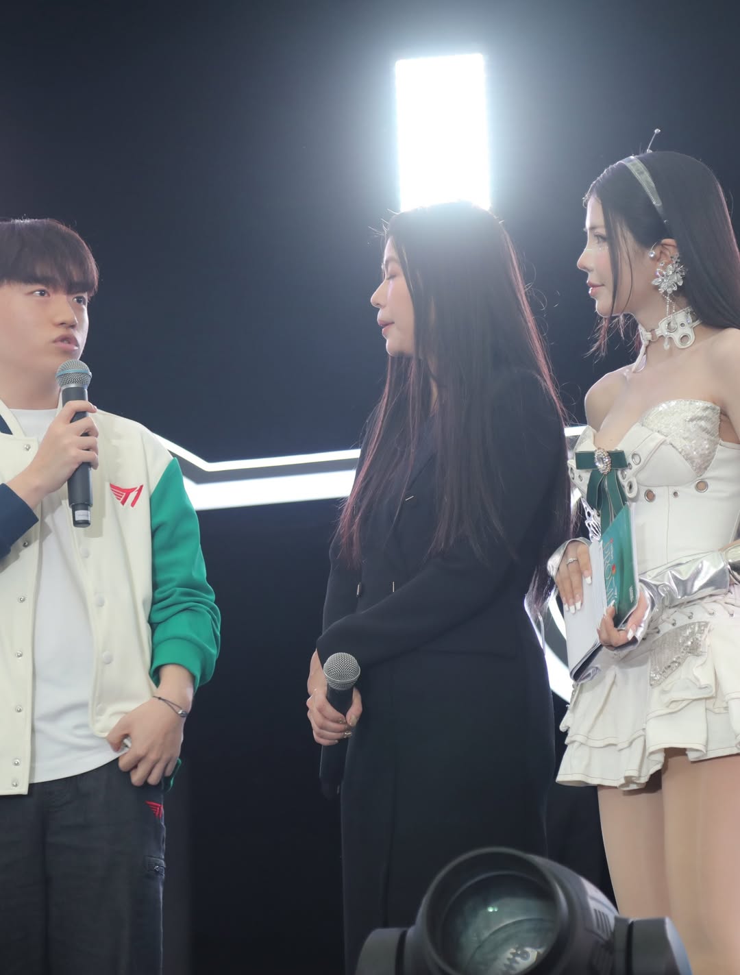 2025 was special for Mai Dora as she was chosen to be the MC for the T1 fan meeting event in Vietnam