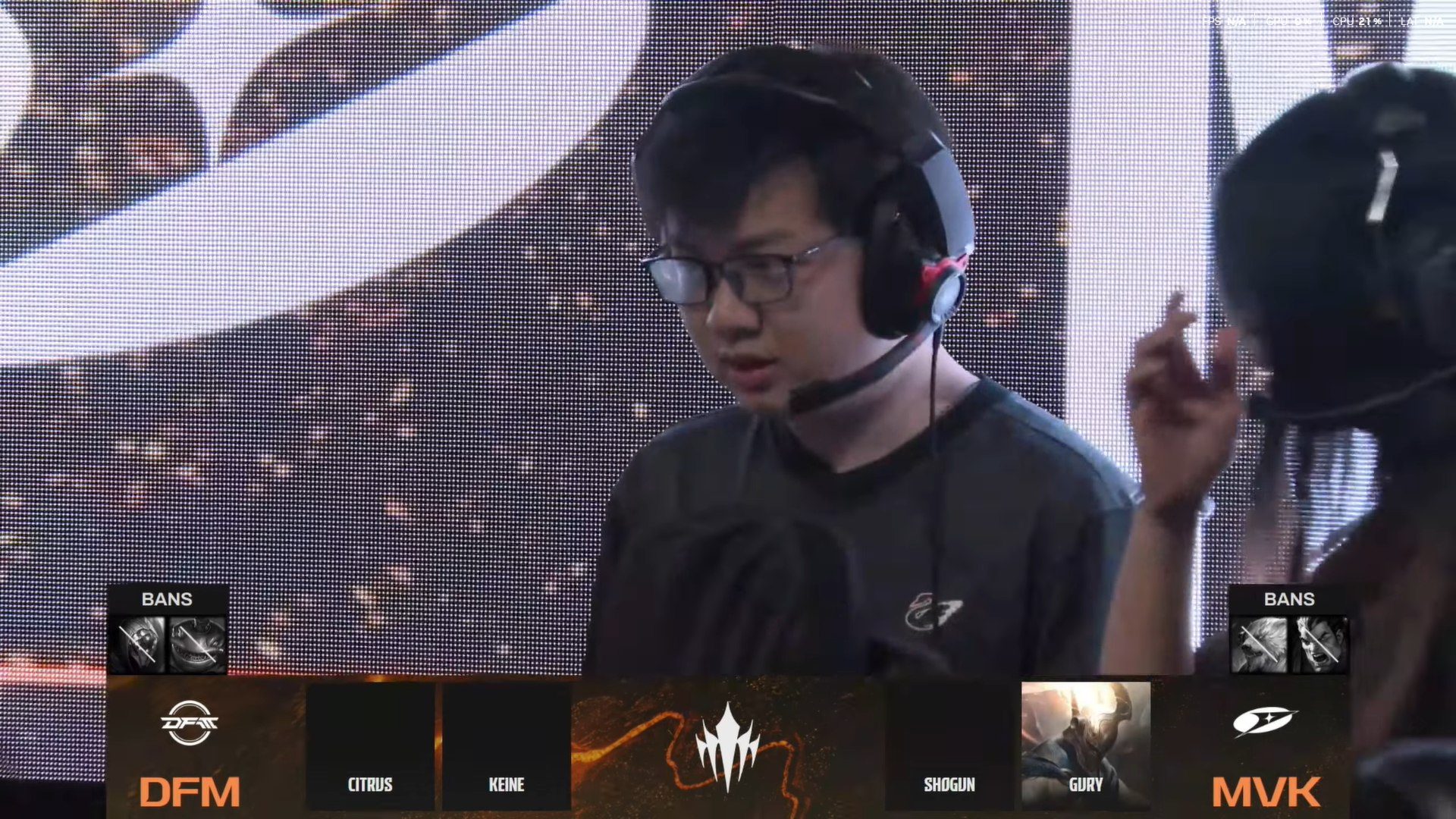 SofM appears on stage but does not play.