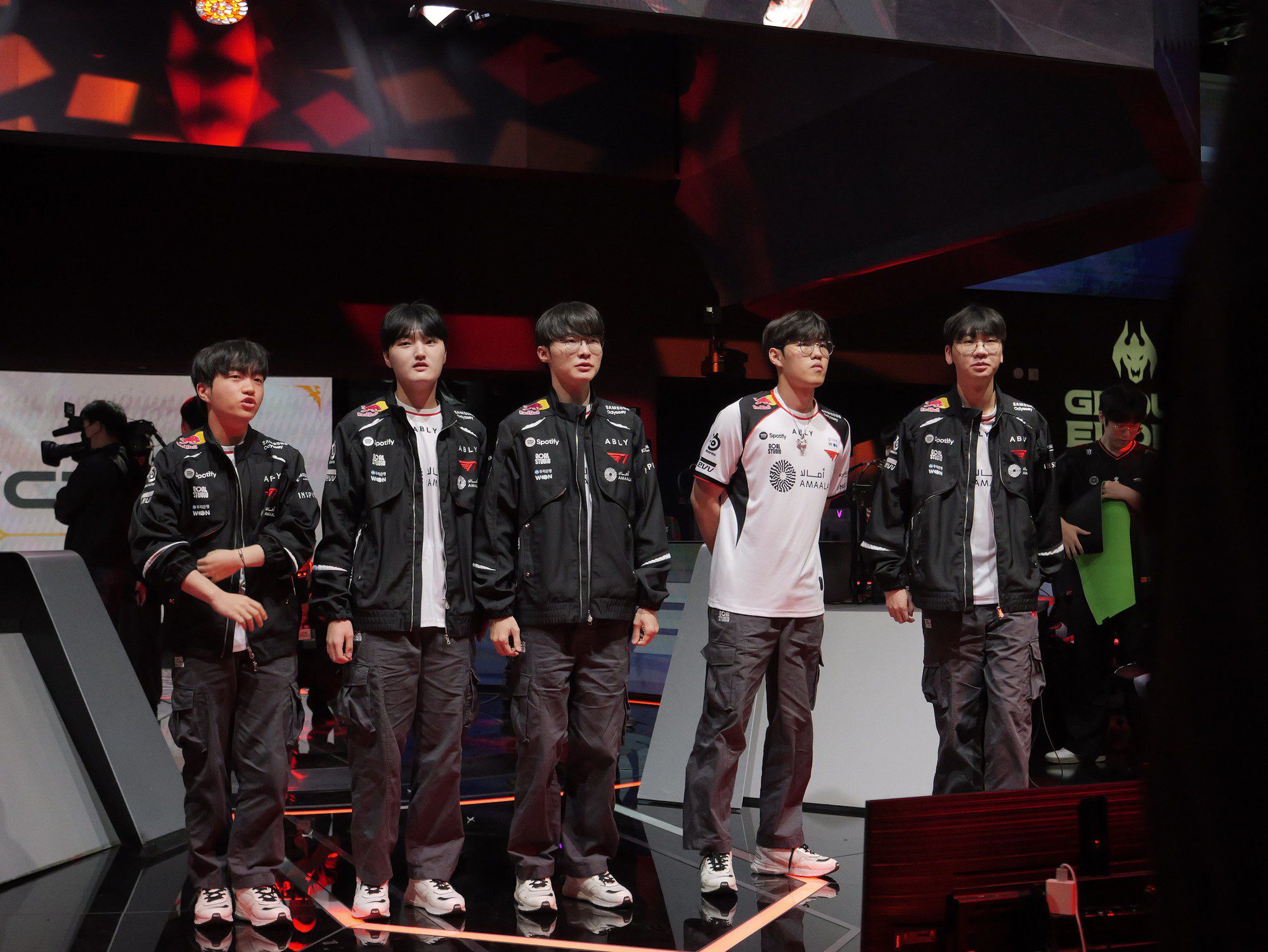 Oner is at fault, but the entire T1 team must also share the blame.