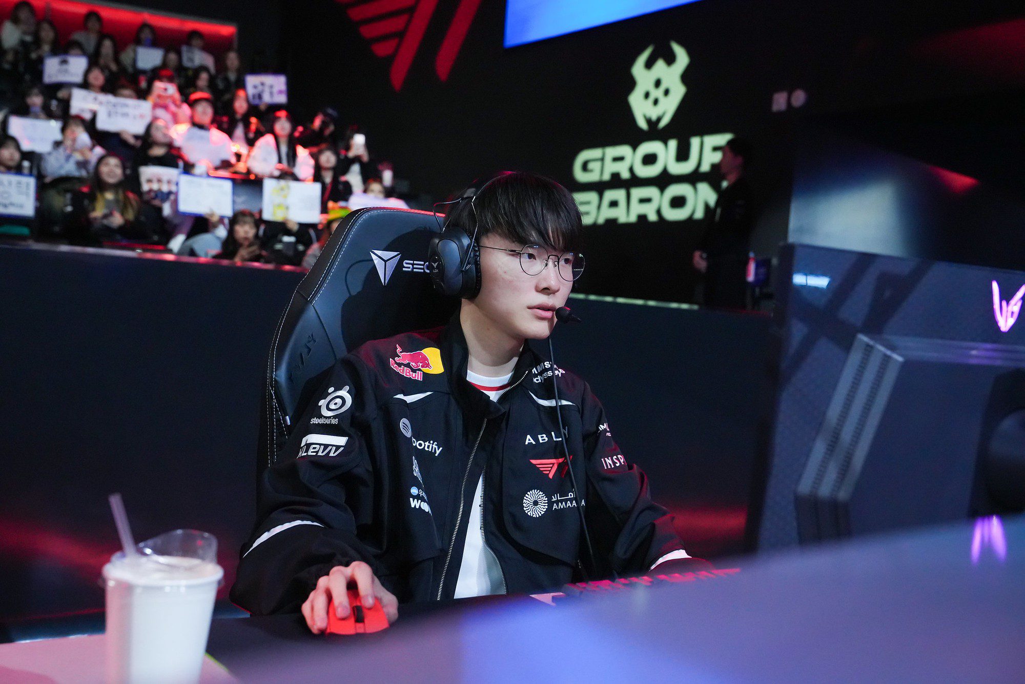 Faker is one of the two players with the most forgettable performance in the T1 lineup.