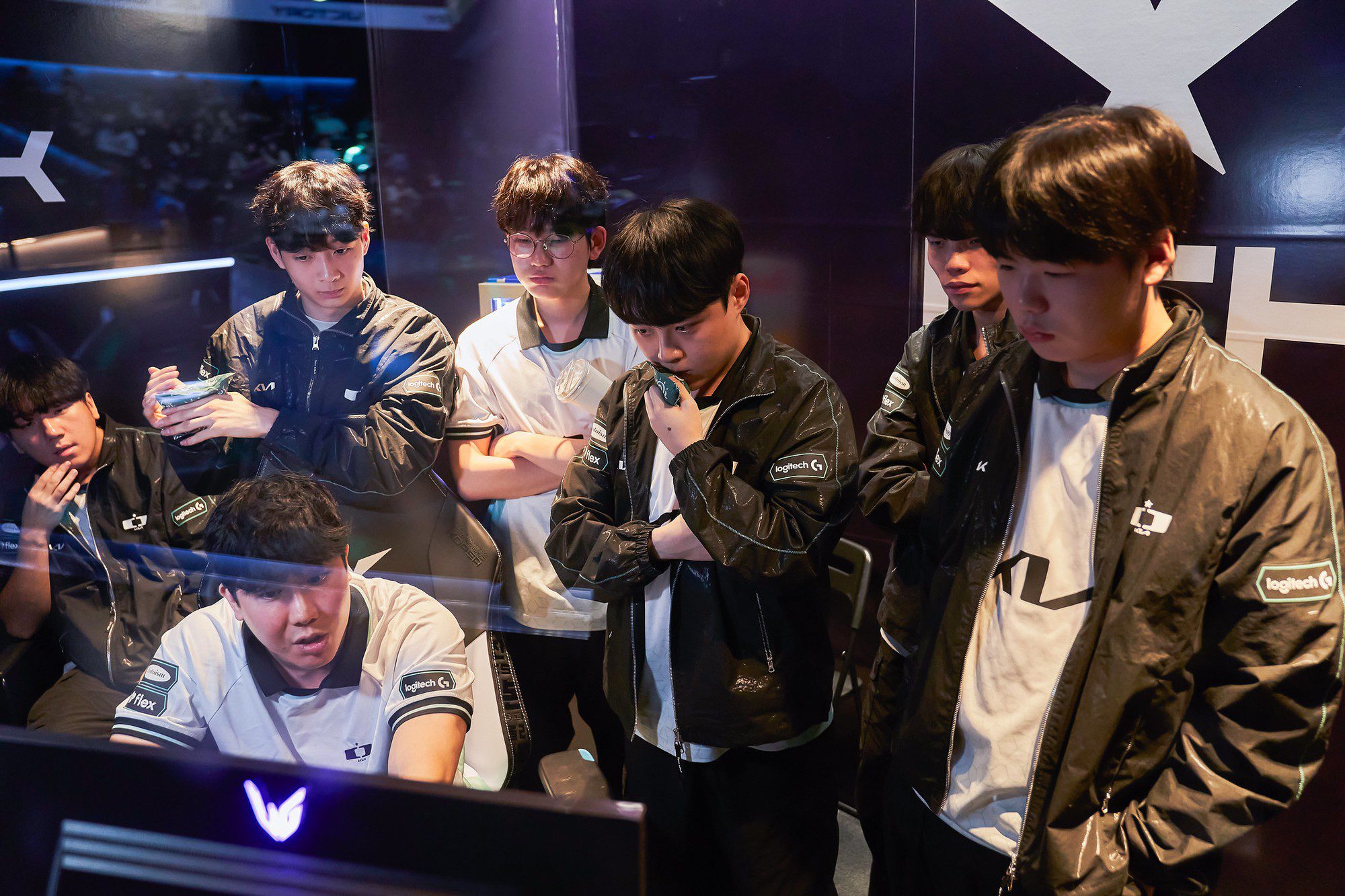 Coach CvMax continues to stir controversy after DK's loss to BNK.