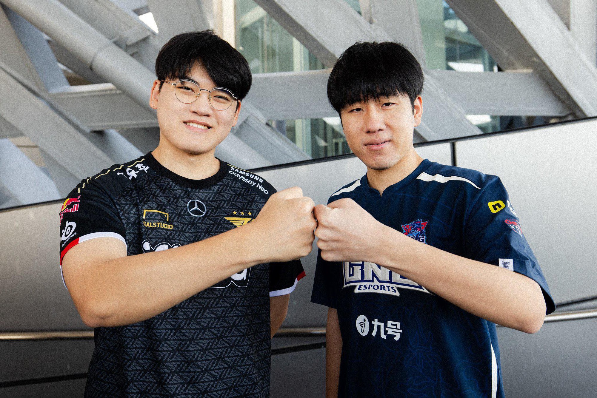 Gumayusi (left) will have the rest of the season to strive after his failure at LCK Cup 2026 and absence from First Stand.