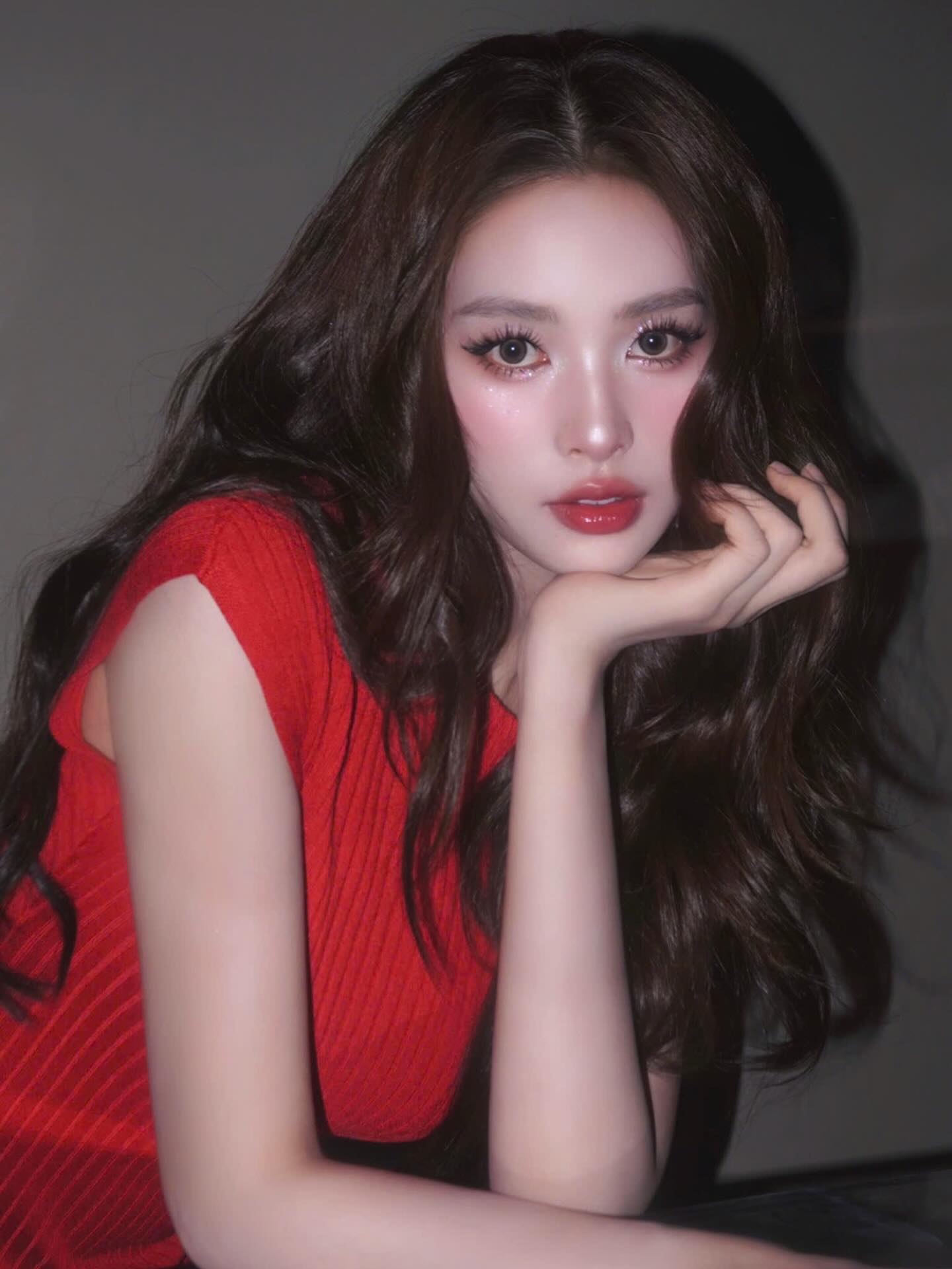 Thieu Bao Tram Wears Seductive Red Lingerie, Tieu Vy Surprises with Competition - Image 13. Thieu Bao Tram Wears Seductive Red Lingerie, Tieu Vy Surprises with Competition - Image 13.
