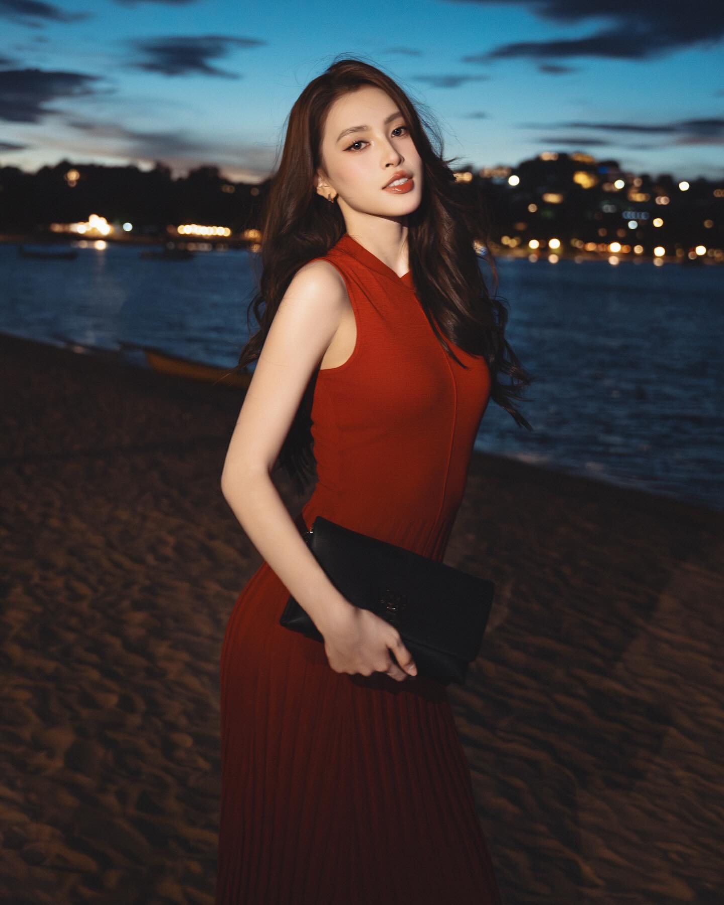 Thieu Bao Tram Wears Seductive Red Lingerie, Tieu Vy Surprises with Competition - Image 11. Thieu Bao Tram Wears Seductive Red Lingerie, Tieu Vy Surprises with Competition - Image 11.