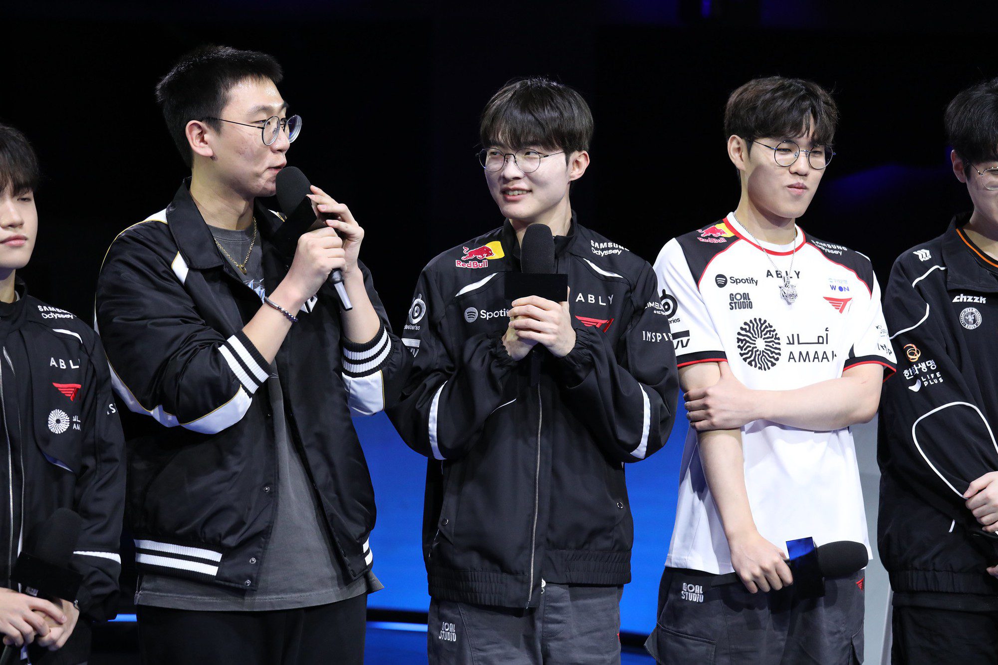 Faker 'minding his own business' also got involved in Ruler's incident.