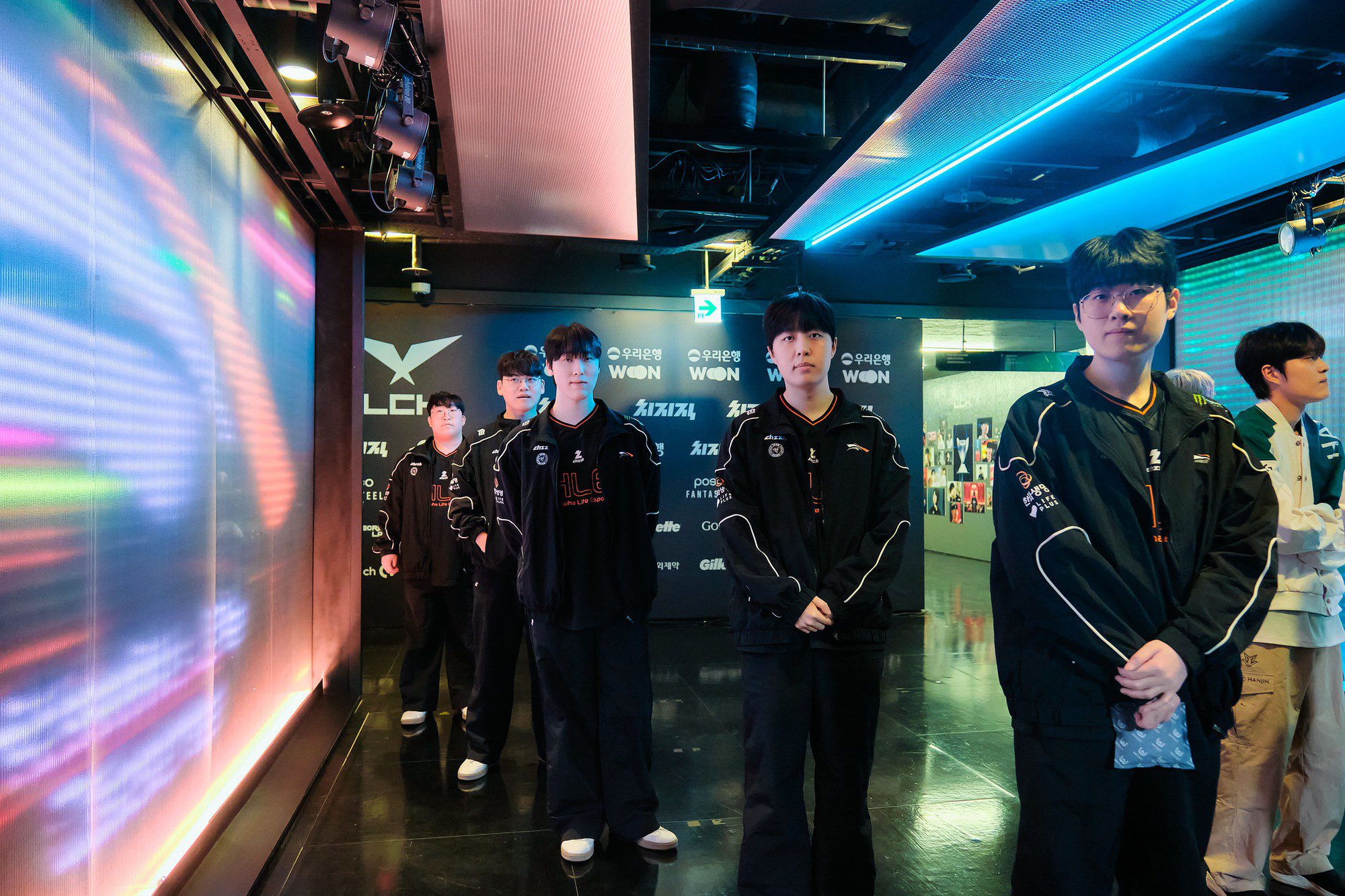 But Kanavi received support from LPL fans.
