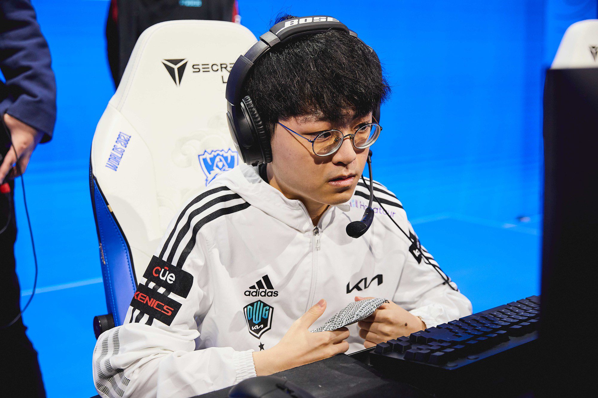 Many have forgotten ShowMaker is the second Mid Laner in League of Legends history after Faker to appear in two consecutive Worlds finals.