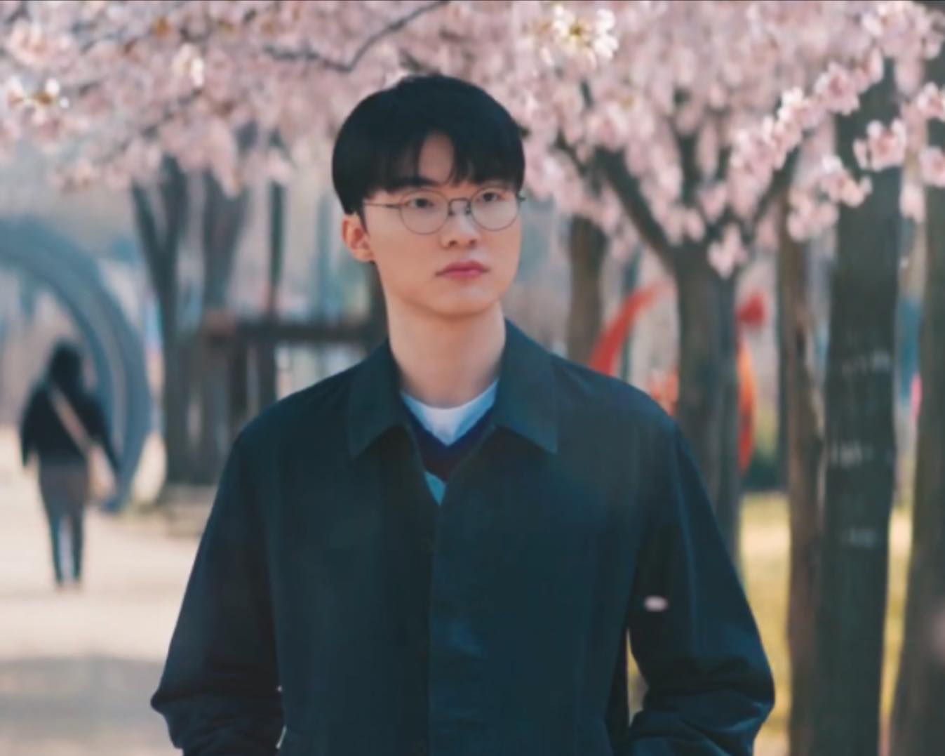 The teaser clip of Faker and Karina's advertisement instantly went viral.