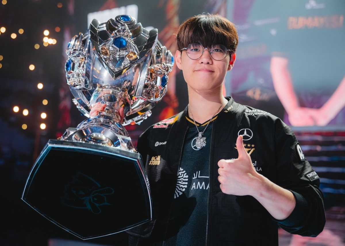 Oner regrets the decision but will not appeal and will support the selected teammates.