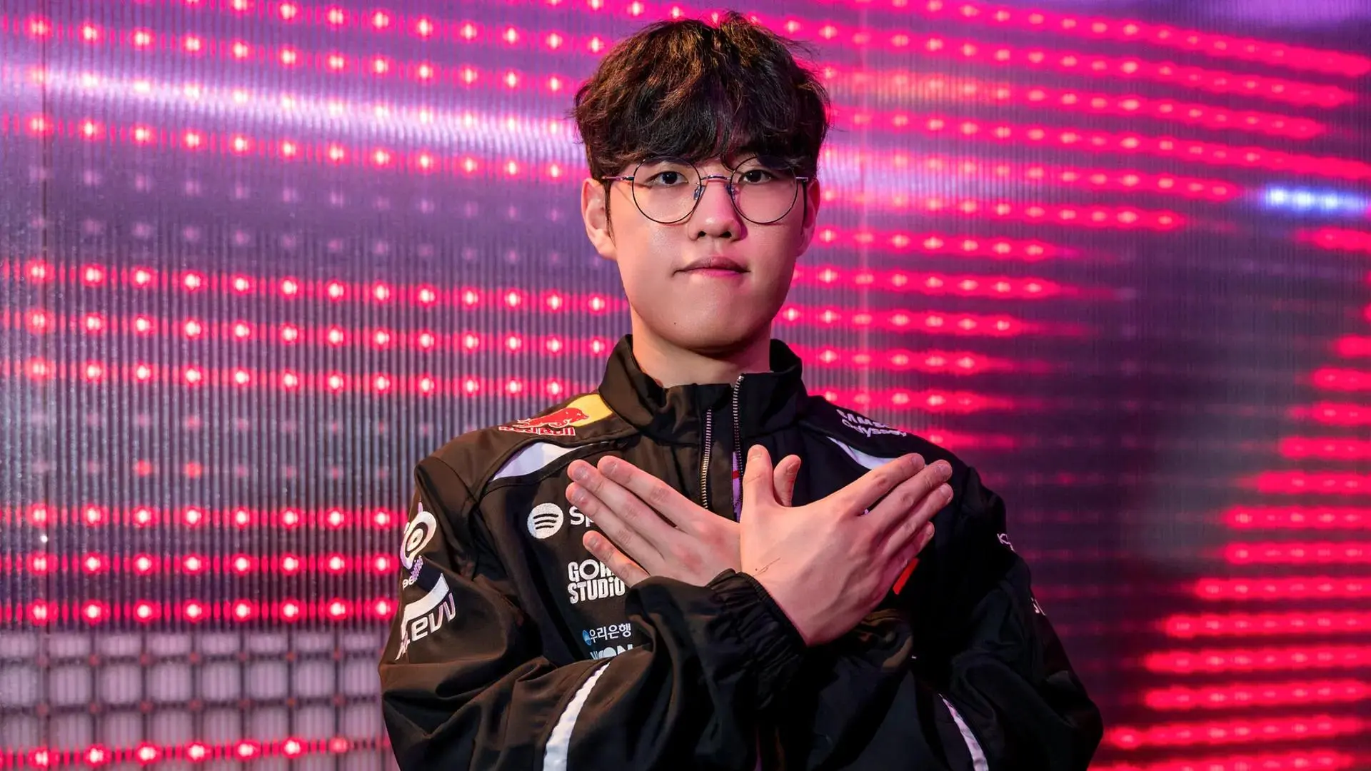 Oner comments there are too few jungle champions able to 'carry the team' currently.