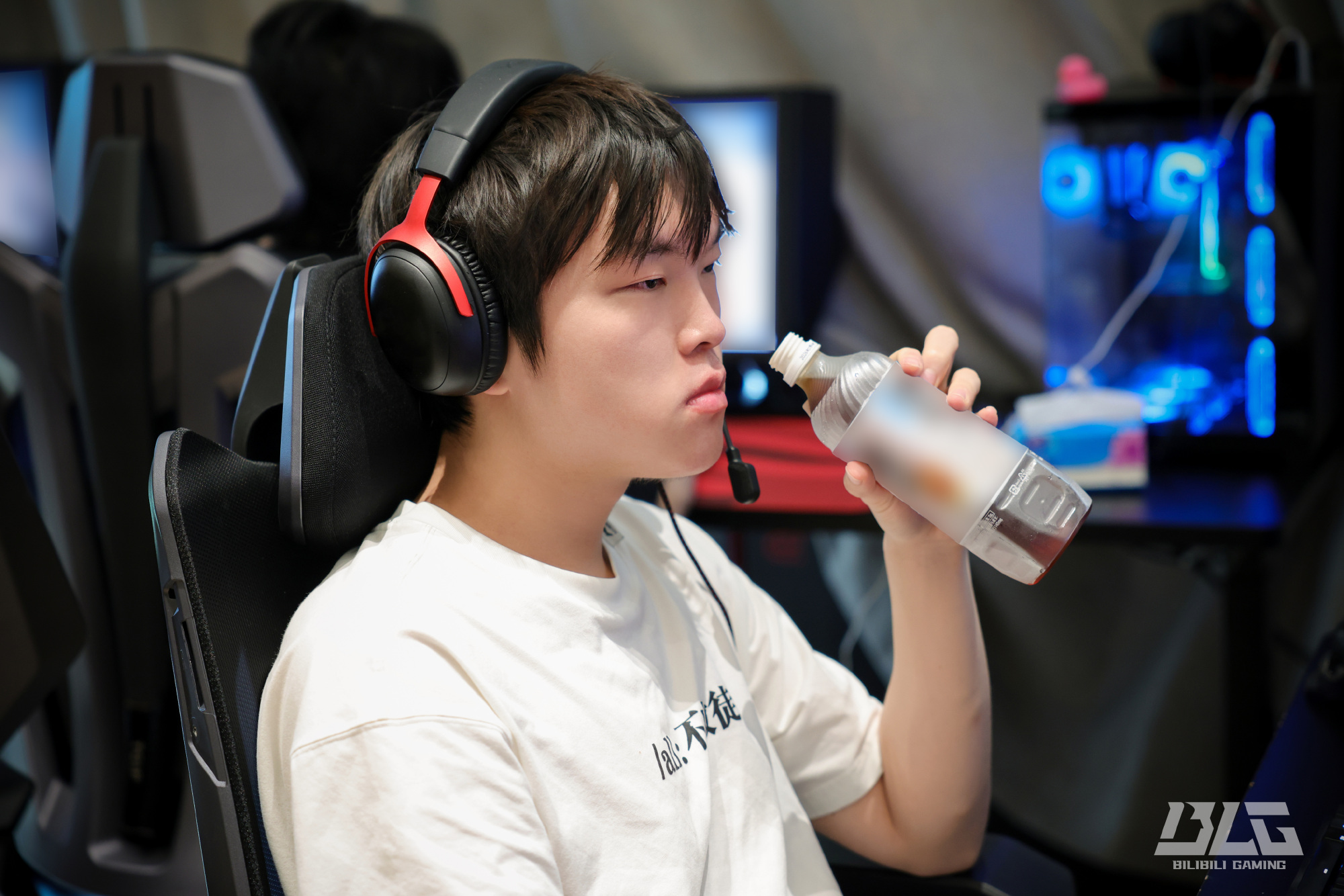More importantly, Bin's attitude toward BLG's matches.