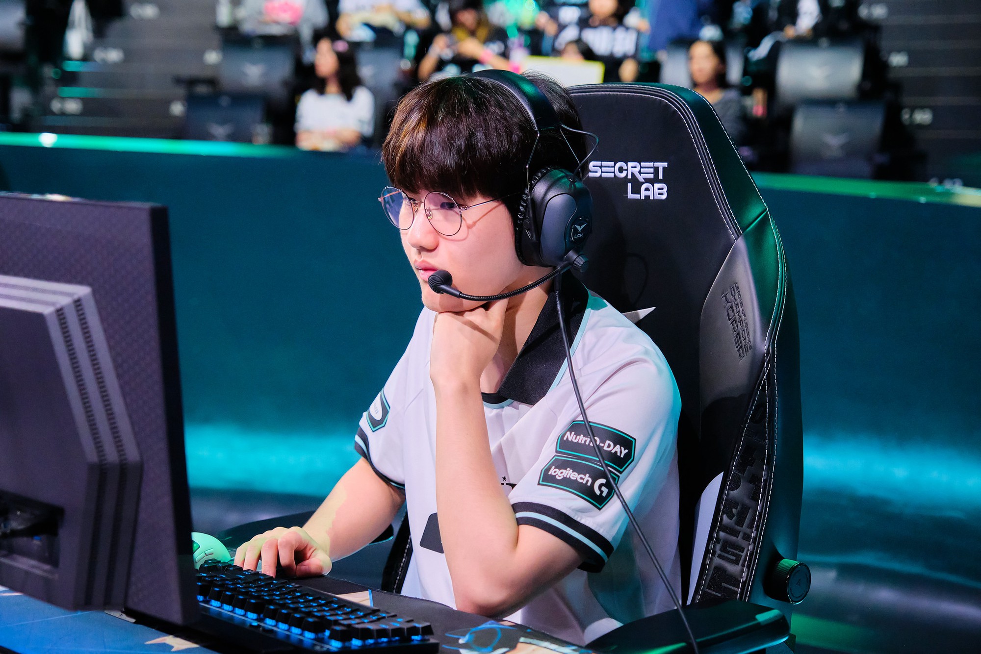 DK unintentionally benefits after HLE secures first place in LCK 2026 Rounds 1-2 group stage.