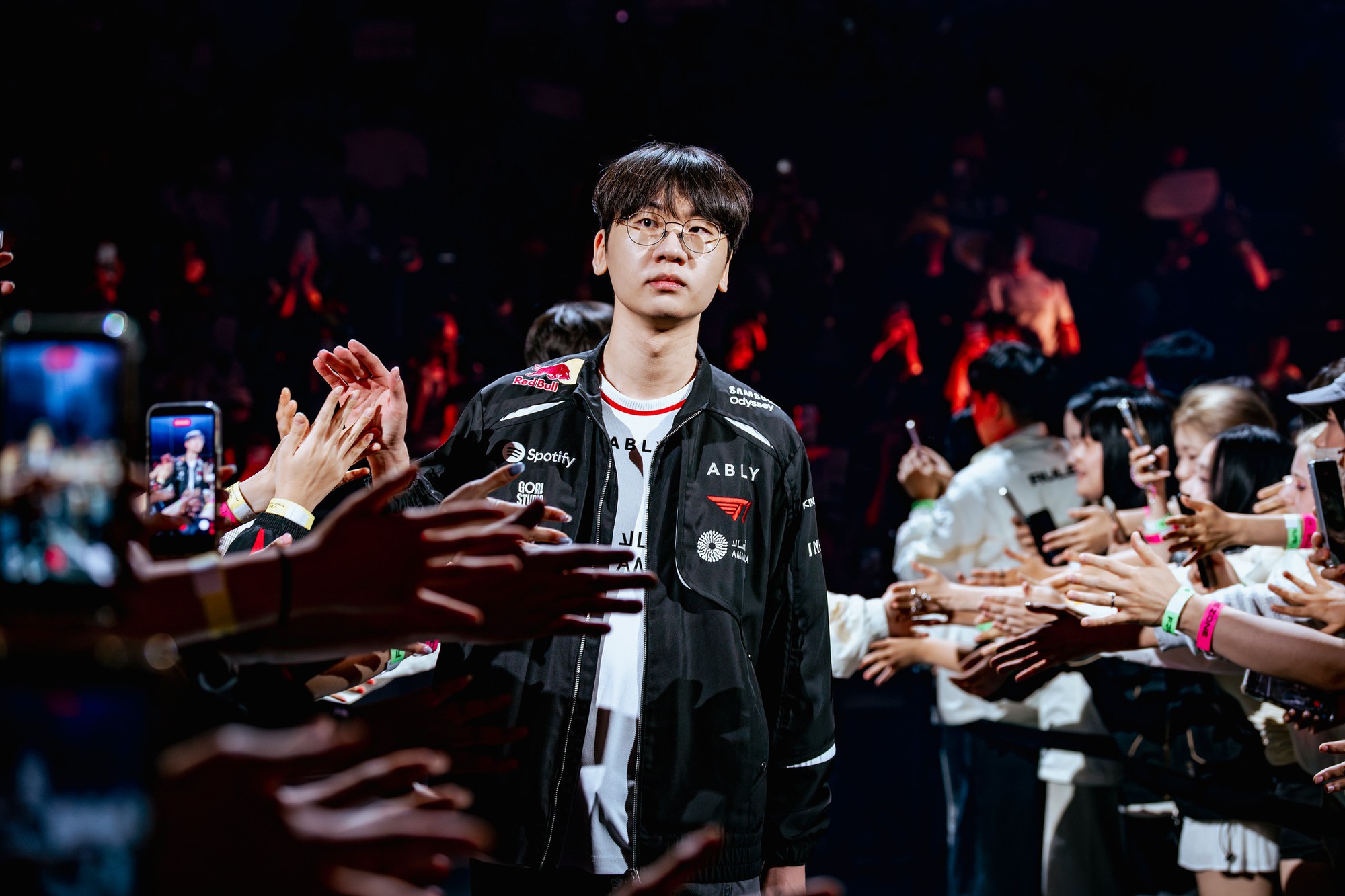 Only up to two generations of T1 Top Laners will appear in the Main Event.